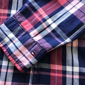 TOMMY HILFIGER Button down checkered shirtAS NEW💖